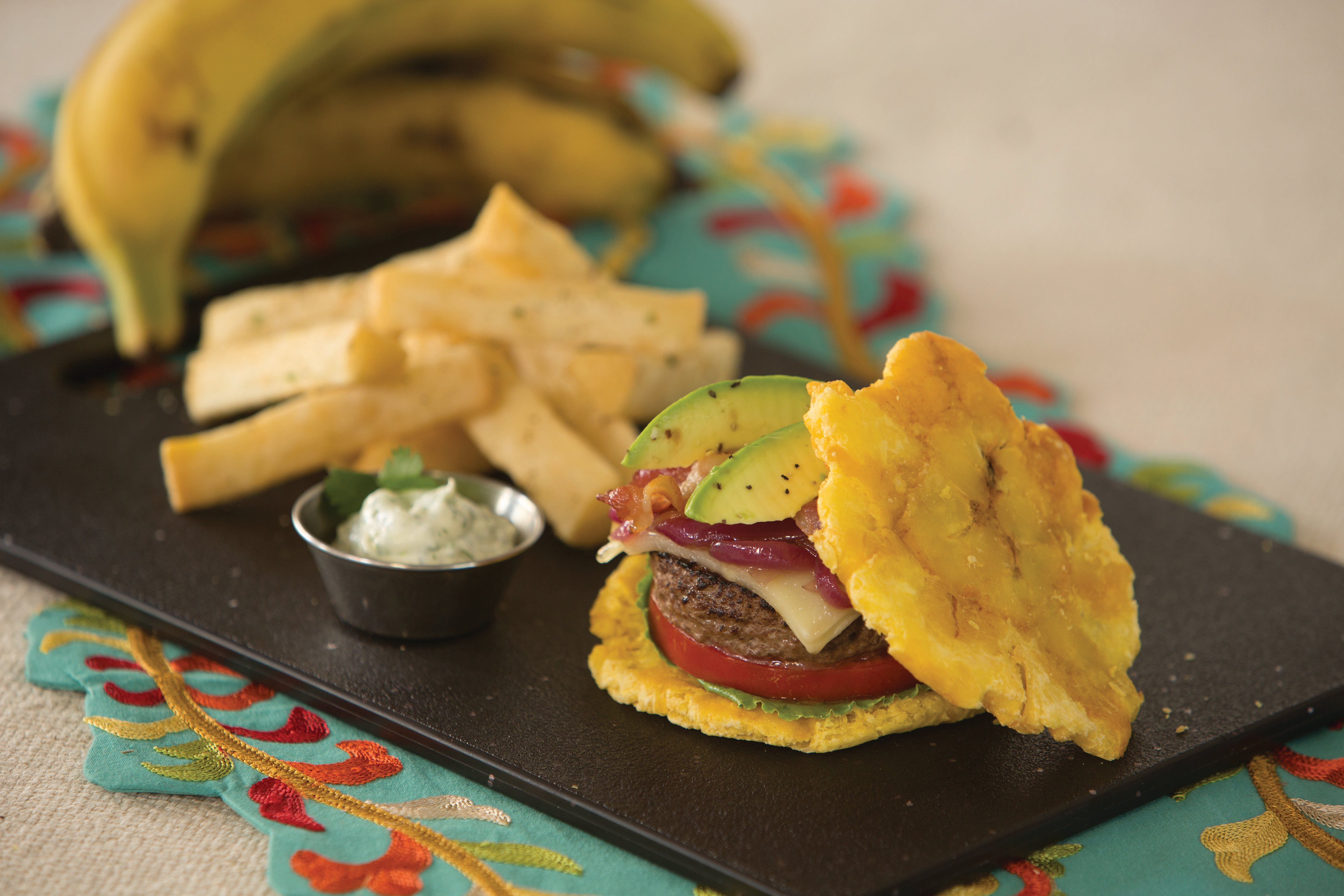 Toston burger with yuca fries H